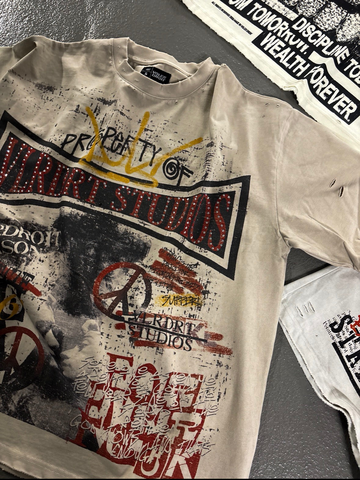 VINTAGE CHAOS TEE