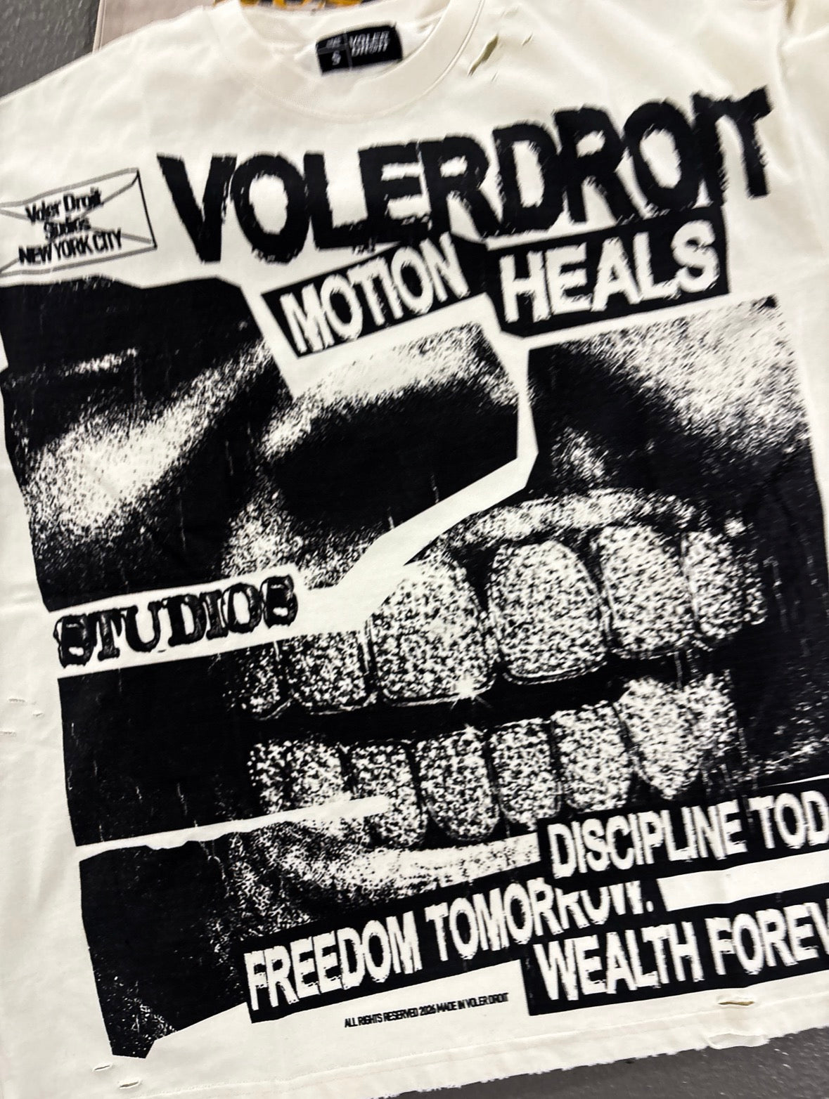 MOTION HEALS TEE